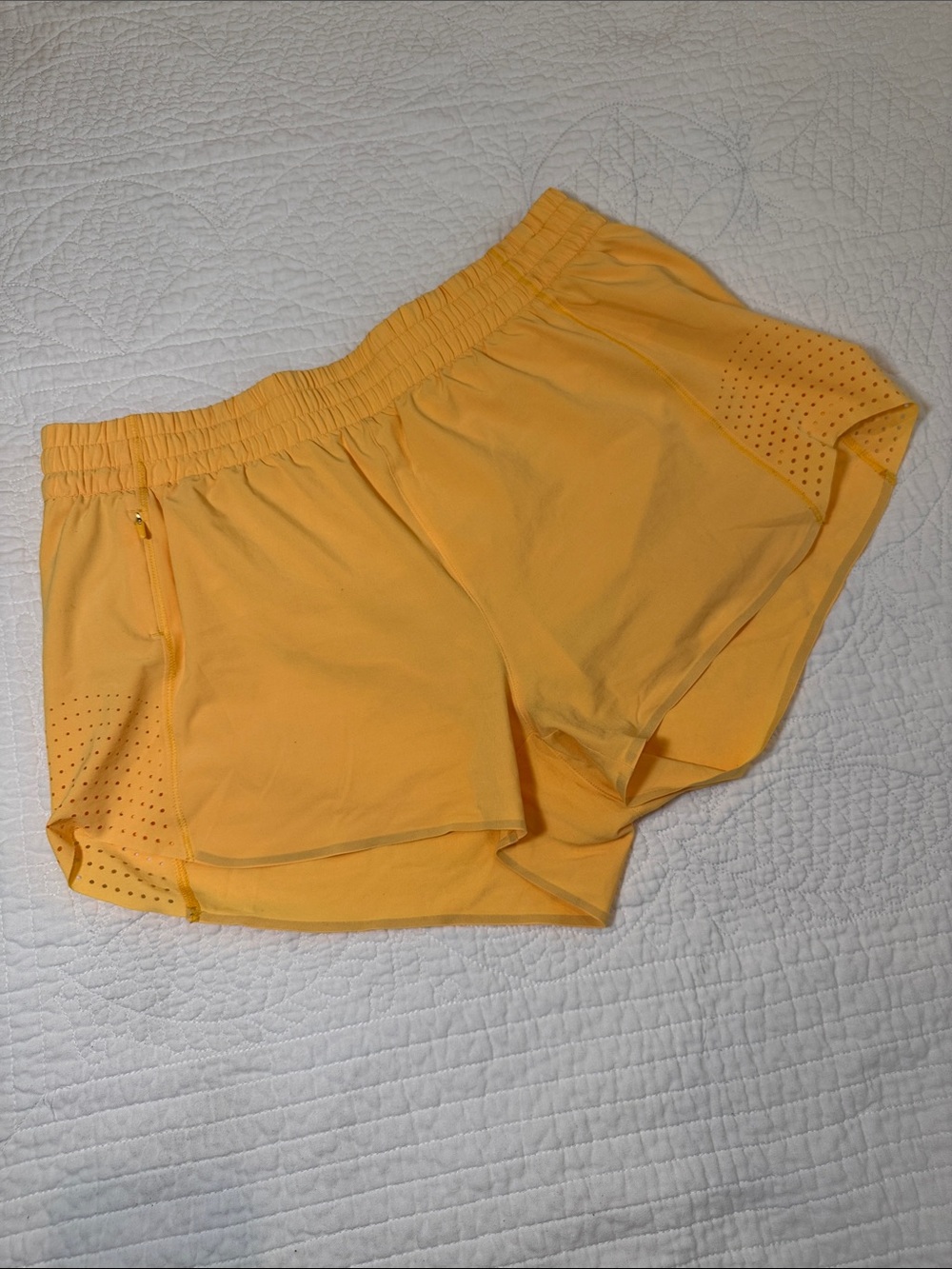 Women’s Athleta Hustle 3” Yellow Running Shorts Size M